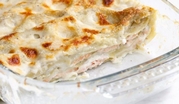 Лазаня с кашкавален сос и шунка