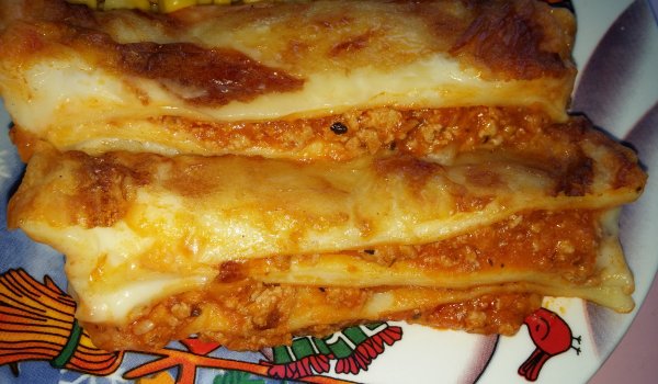 Лазаня с пиле, шунка и кашкавал
