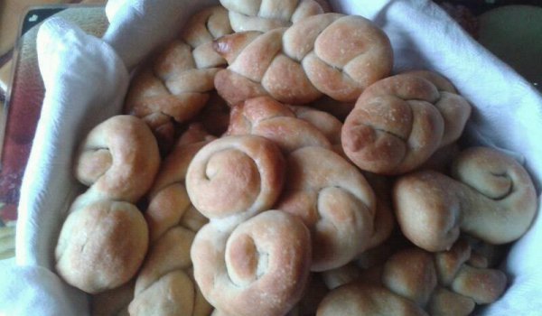 Лазарски колачета и кукли