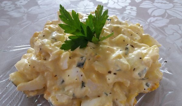 Лека яйчена салата