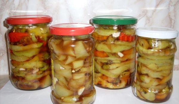 Леко пикантни чорбаджийски чушки