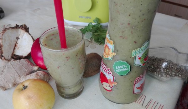 Леко плодово-зеленчуково смути