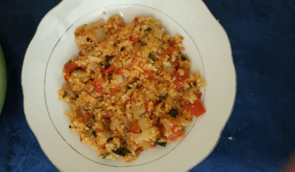 Лесен булгур с домати
