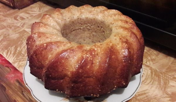 Лесен кекс с моркови, ябълки и орехи