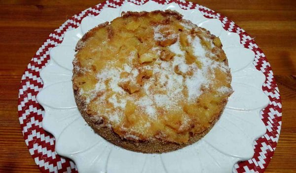 Лесен сладкиш с ябълки