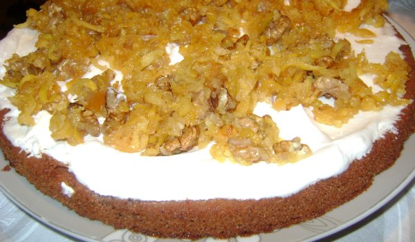 Лесен сладкиш със сметана и дюли