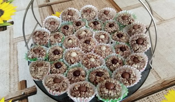 Лешникови бонбони от готов блат