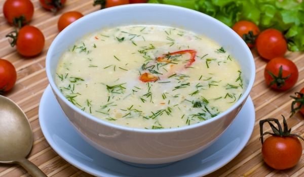 Лесна пилешка супа с прясно мляко