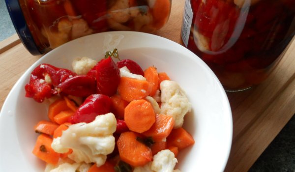 Лесна туршия Златанова (със зеленчуци по избор)