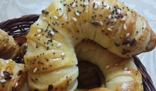 Лесни и вкусни рогчета със сирене