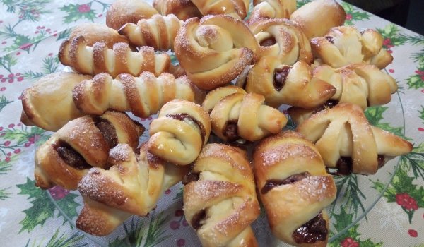 Лесни кифлички със суха мая