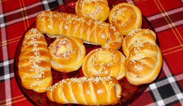Лесни кренвиршки с кашкавал