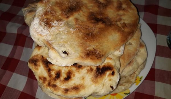 Лесни питки със сирене на тиган