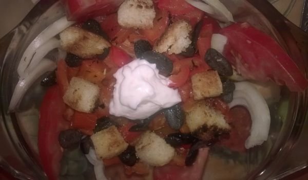 Лятна салата с кубети