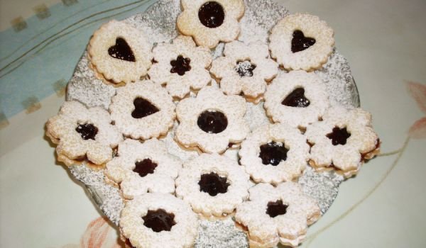 Линцерови сладки с бадеми