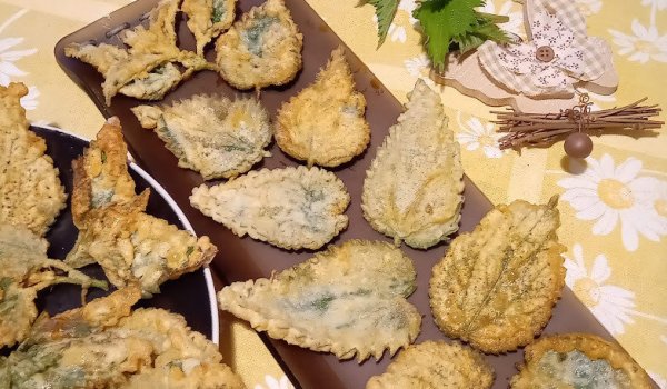 Листенца от коприва в хрупкава панировка