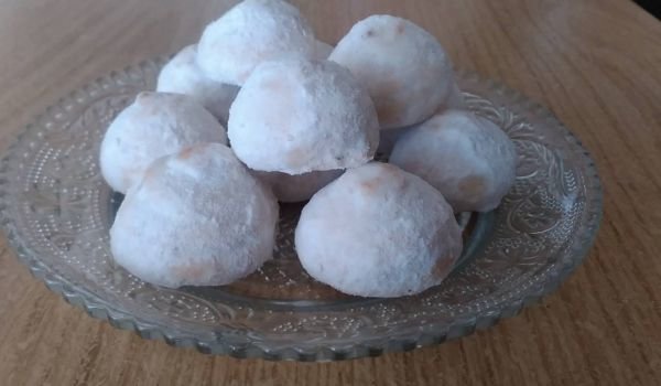 Любими гръцки бели сладки