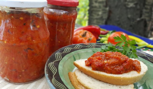 Лютеница с чушки,патладжан и моркови