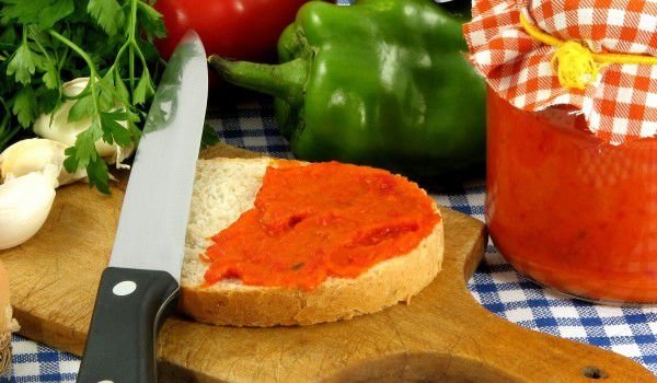 Лютеница с моркови