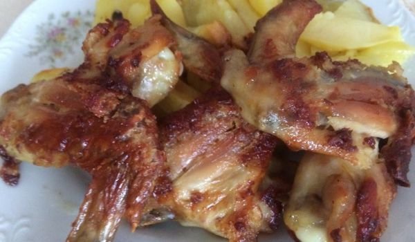 Лютички пържени пилешки крилца