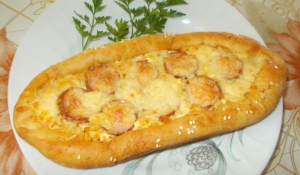 Лодки с яйца, сирене и кренвирши