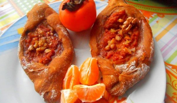 Лодки с плънка от райска ябълка и тиква