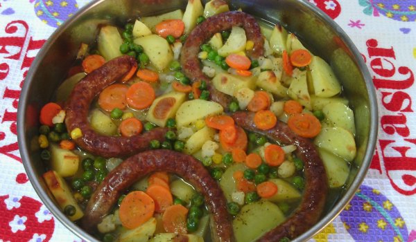 Ловджийски наденички със зеленчуци