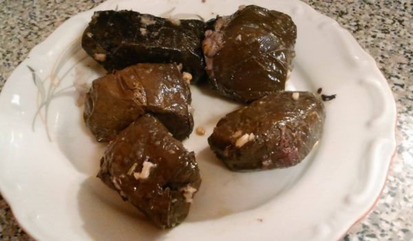 Лозови сарми с лимон