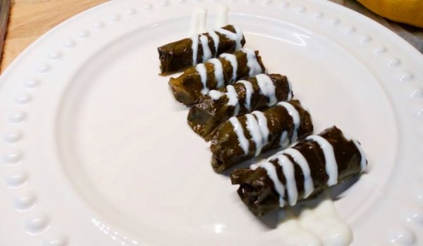 Лозови сармички с кайма и ориз (без запържване)