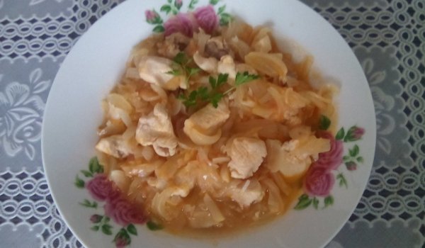 Лучена яхния с пилешко