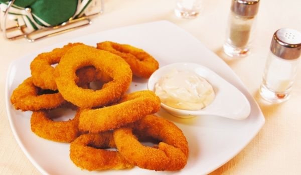 Лучени кръгчета с панировка от нахут