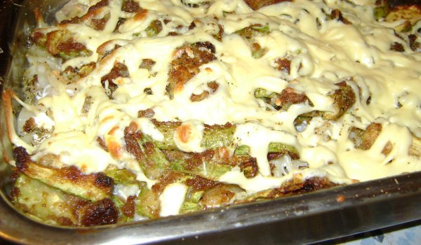 Мафалда с тиквички и сирена