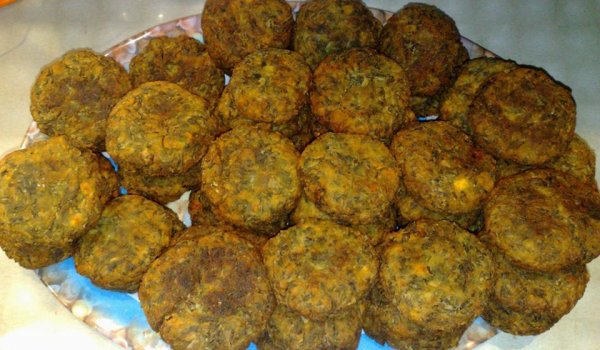 Магданозени кюфтета с млечен сос