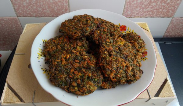 Магданозени кюфтета с овесени ядки