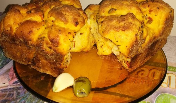 Маймунски хляб с маслини