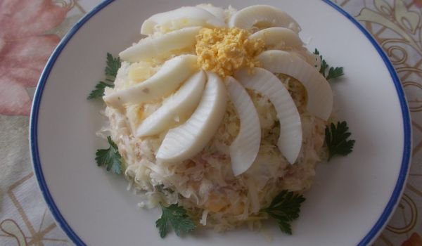 Макаронена салата с яйца