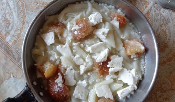 Макарони и кускус с крутони