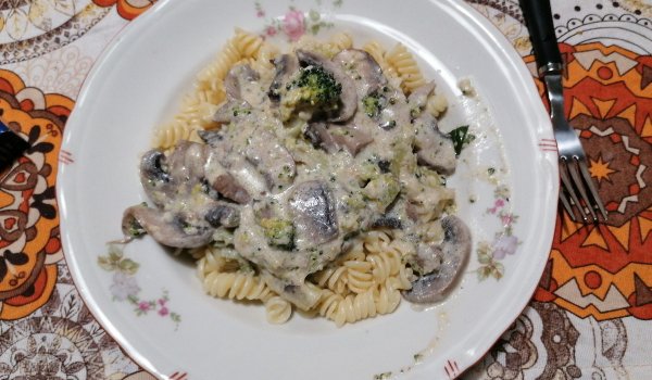 Макарони с броколи