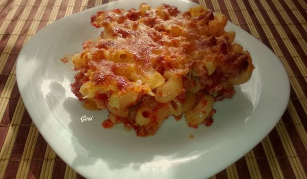 Макарони с кайма и кашкавал