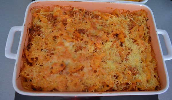 Макарони с кайма и сирене на фурна