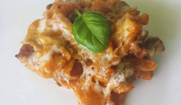 Макарони с пилешко и сметана