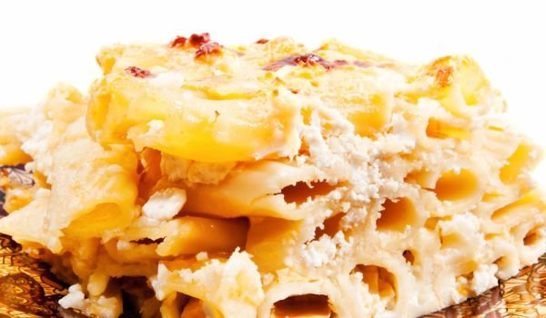 Макарони с прясно мляко и захар