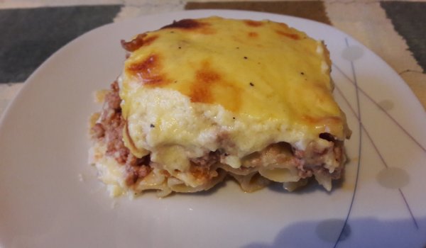 Макарони със сос Болонезе
