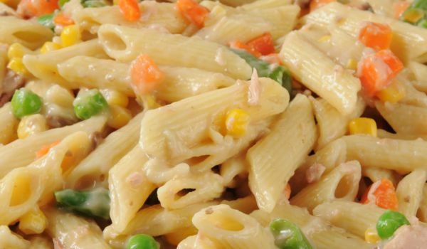 Макарони със зеленчуци и кълнове