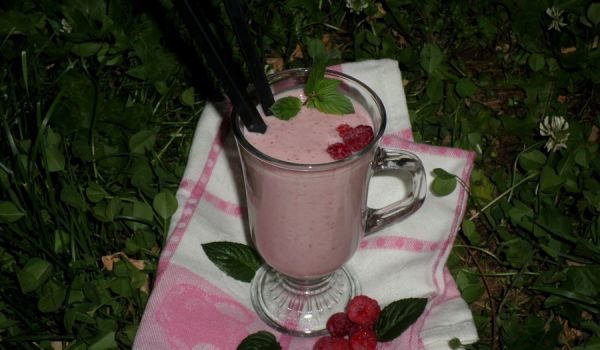 Малиново смути с банан