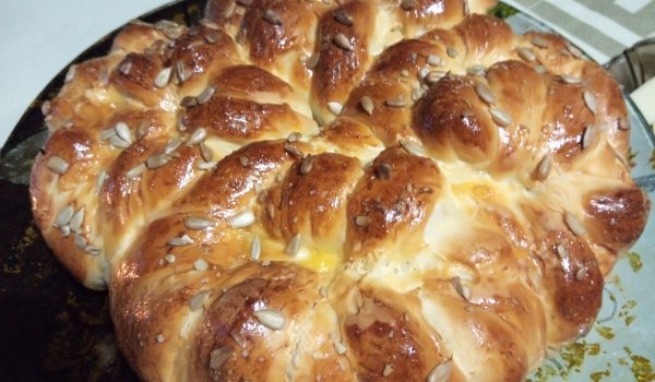 Малка питка със заквасена сметана