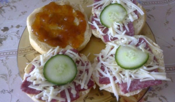 Малки домашни хлебчета за сандвичи