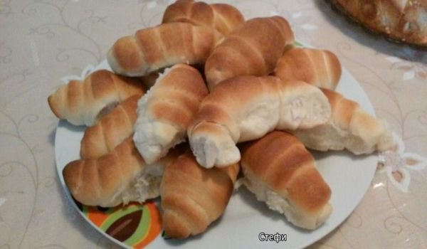 Малки кифлички с локум