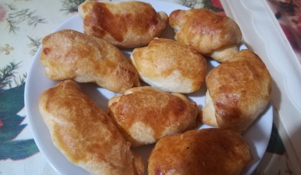 Малки кифлички със сирене