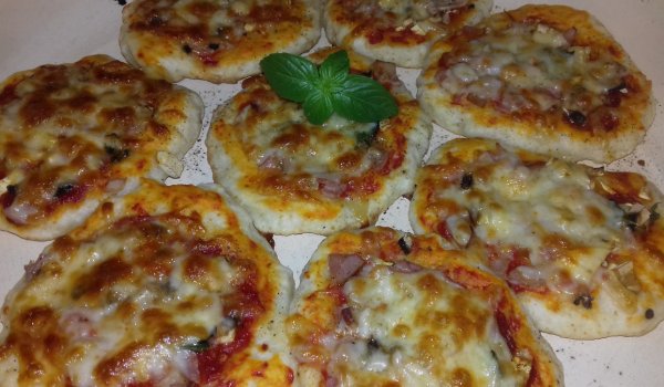 Малки пици за закуска